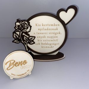 Anyák napi fa tábla verssel – szíves rózsás asztali dísz