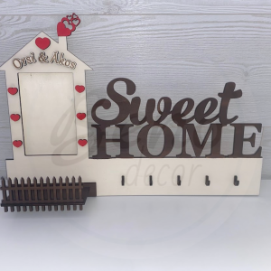 Sweet Home kulcsakasztó - névvel gravírozva és fényképtartóval