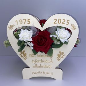 Egyedi szív alakú virágdekoráció – évfordulós/születésnapi ajándék